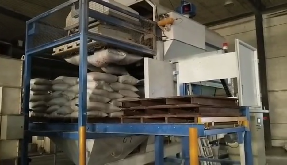 襄阳用(yòng)裕橡胶制造有限(xian)公司自動拆垛機(jī) 第1張