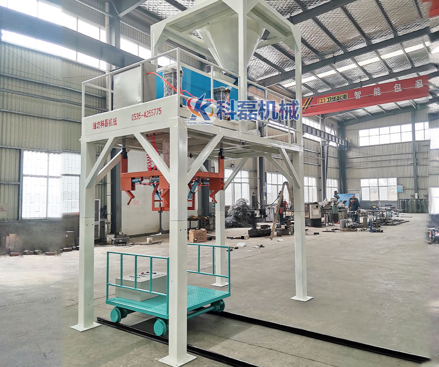 襄阳用裕橡胶制(zhì)造有限公司機械(xiè)噸袋包裝機