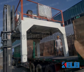 襄阳用裕橡(xiàng)胶制造有限(xian)公司噸袋包(bao)裝機發貨現(xiàn)場實拍