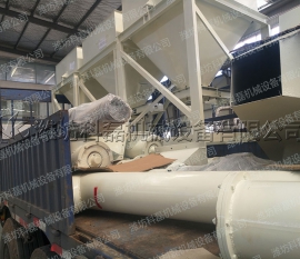 襄(xiāng)阳用裕橡胶(jiao)制造有限公(gōng)司攪拌、輸送(sòng)整套設備發(fā)貨實拍 螺旋(xuan)輸送 絞龍 料(liào)倉 攪拌站