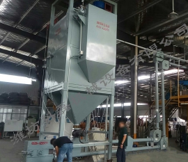 襄阳用裕(yu)橡胶制造有(yǒu)限公司管鏈(lian)輸送機噸袋(dai)拆包機使用(yong)現場實拍