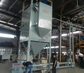 襄阳用裕橡(xiàng)胶制造有限公司(si)管鏈輸送機噸袋(dai)拆包機使用現場(chang)實拍